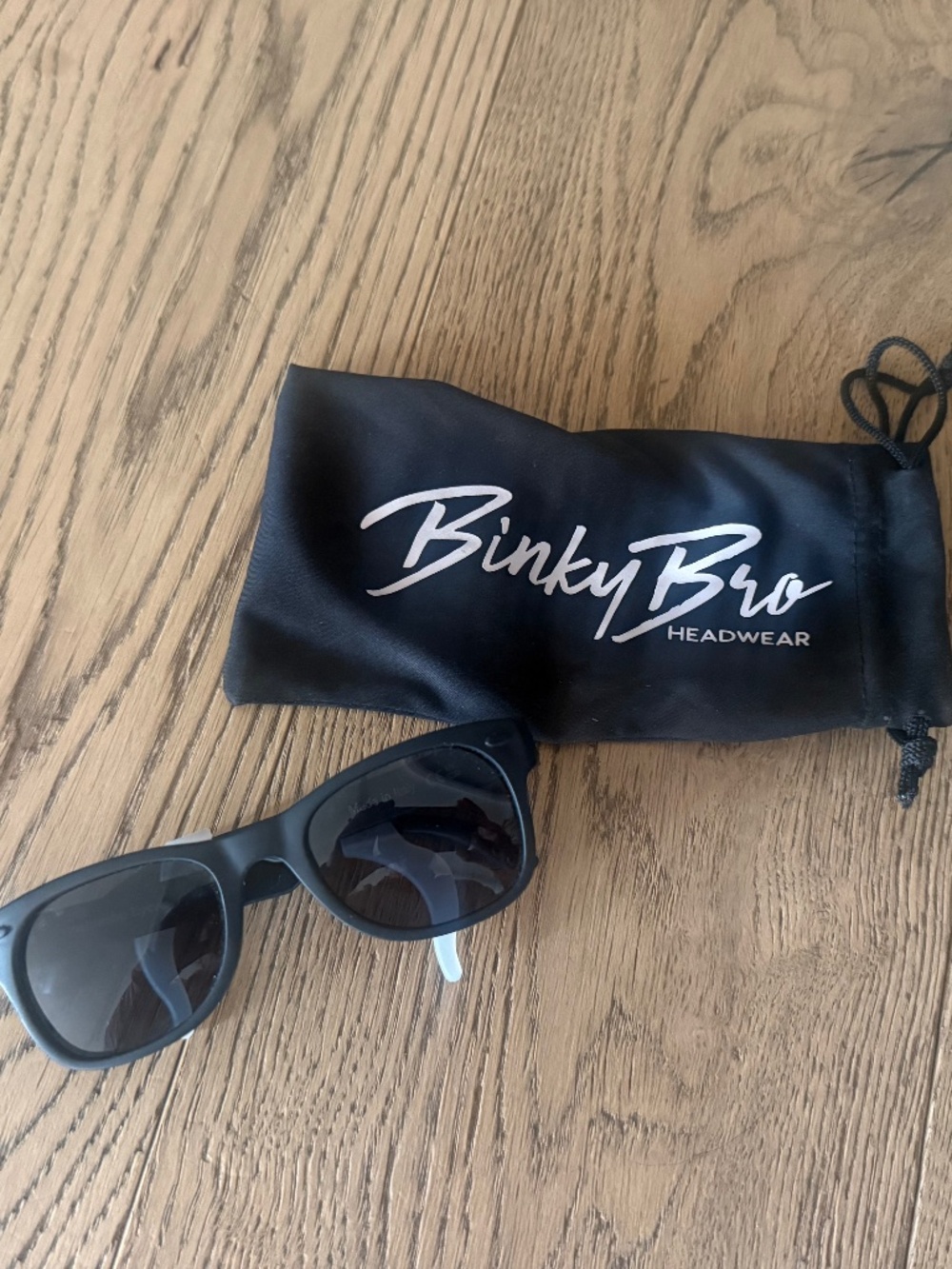 Roshambo unisex Toddler Sunglasses Binky Bro Sack Cover